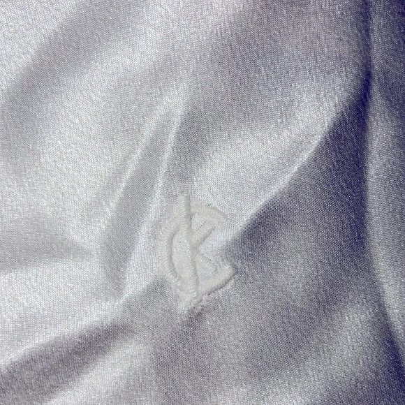 CALVIN Klein vintage small/medium ivory silky top - Picture 3 of 3